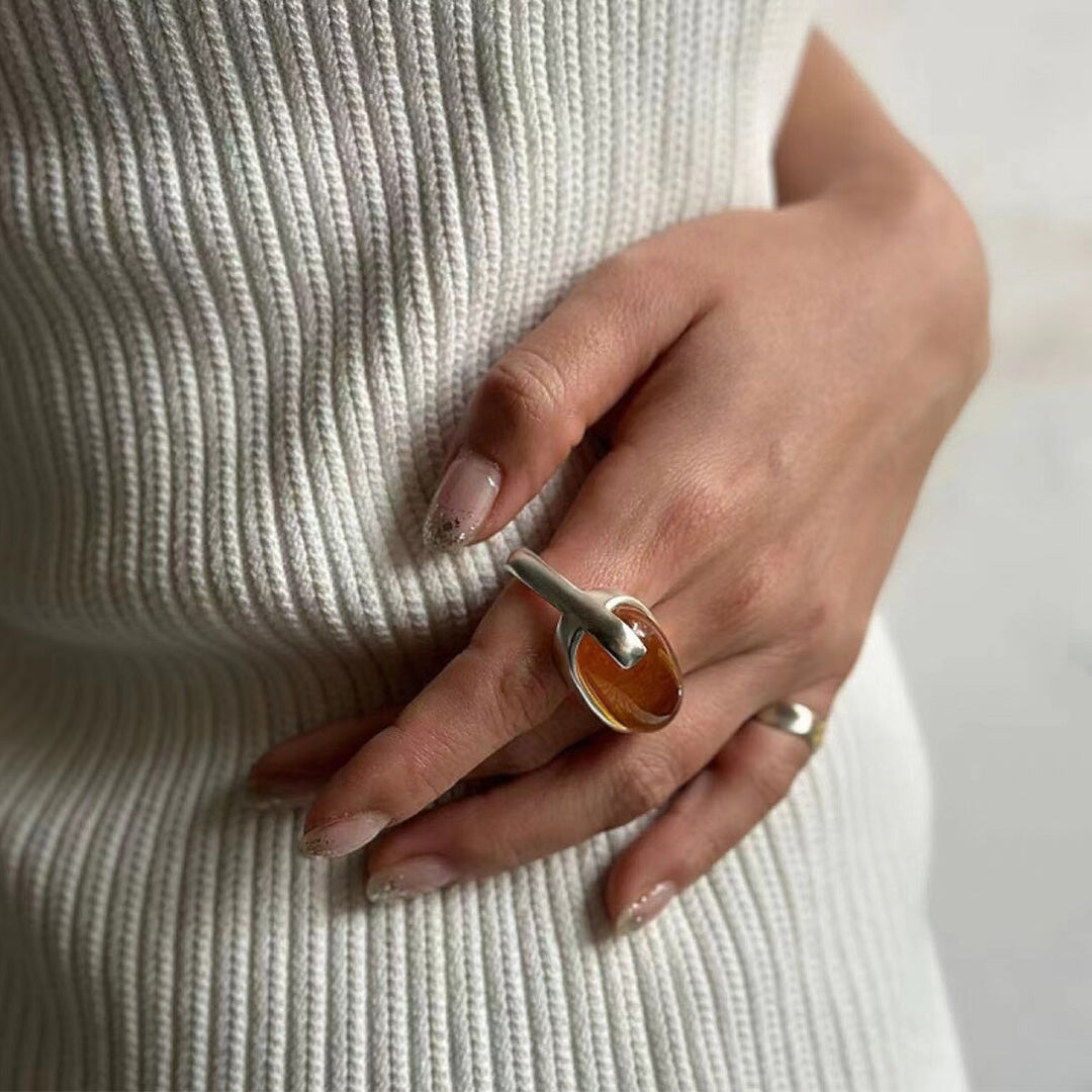 Lucky Aura Oval Honey Amber Side-Open Ring
