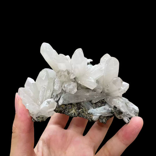 189.8g Authentic Inner Mongolia Clear Quartz Cluster