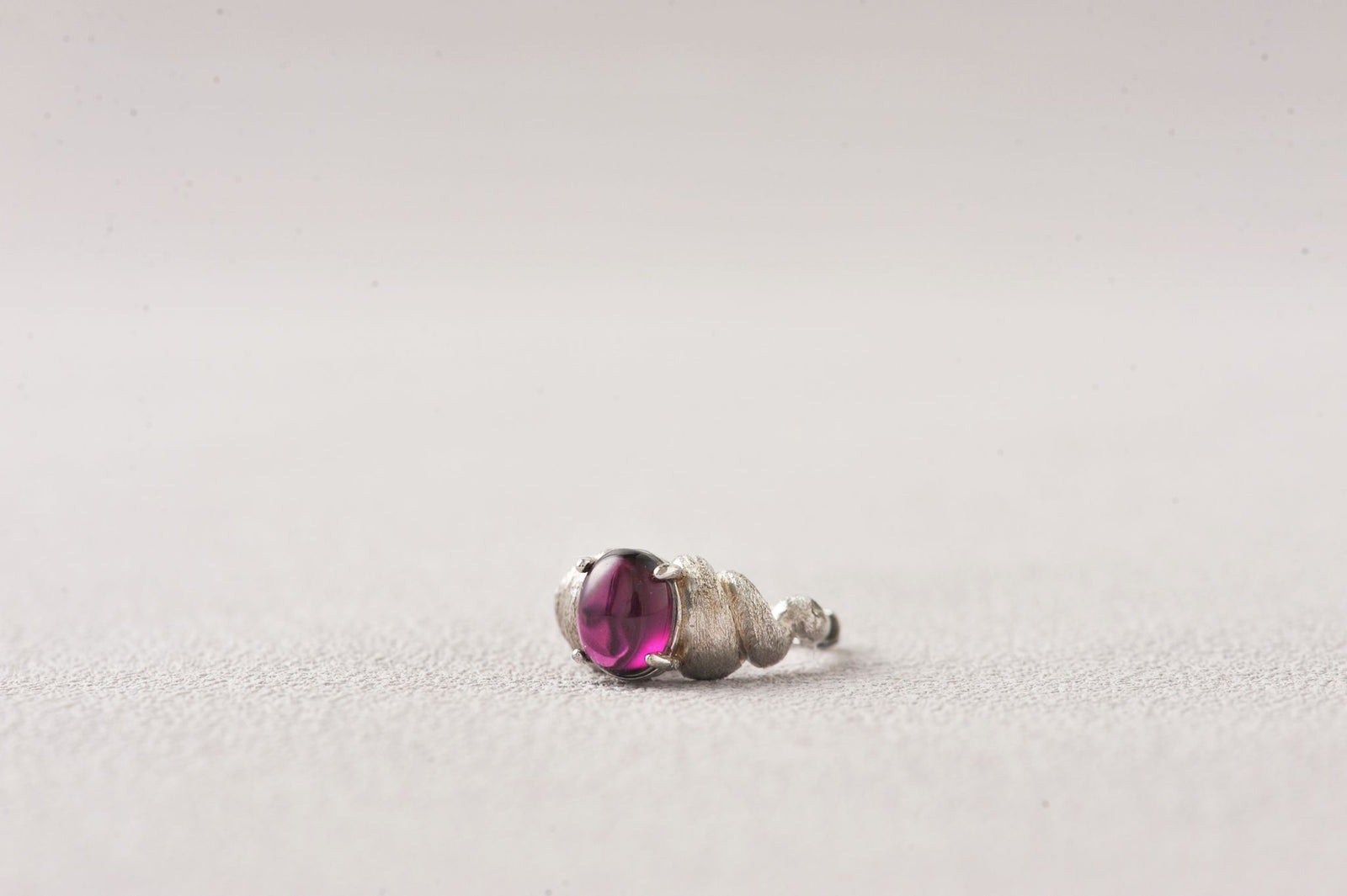 Pure Signal Amethyst Ring