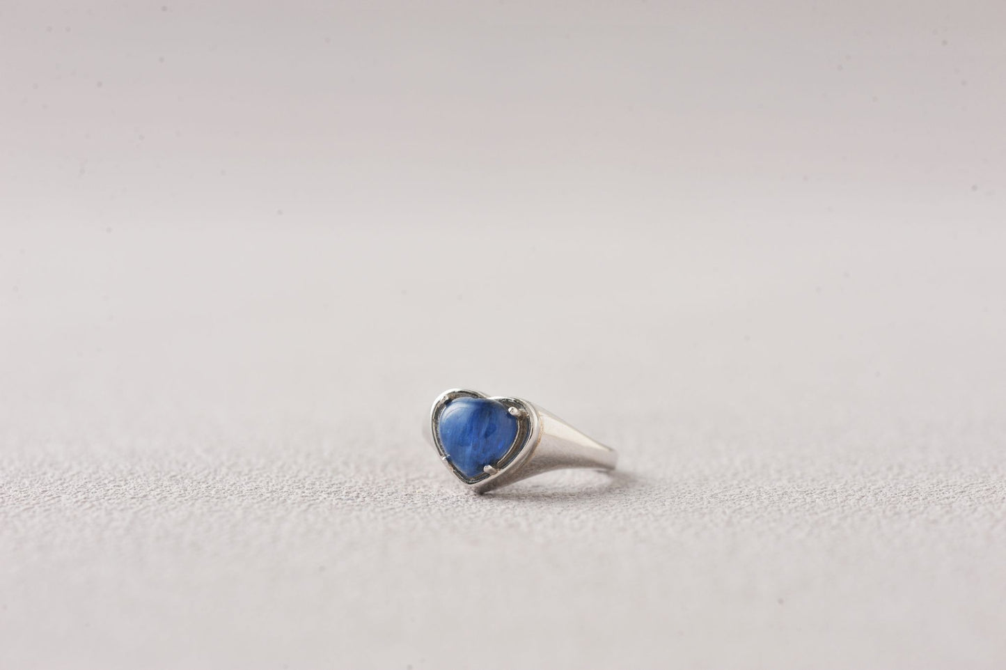 Dirigent Heart Rare Kyanite Ring