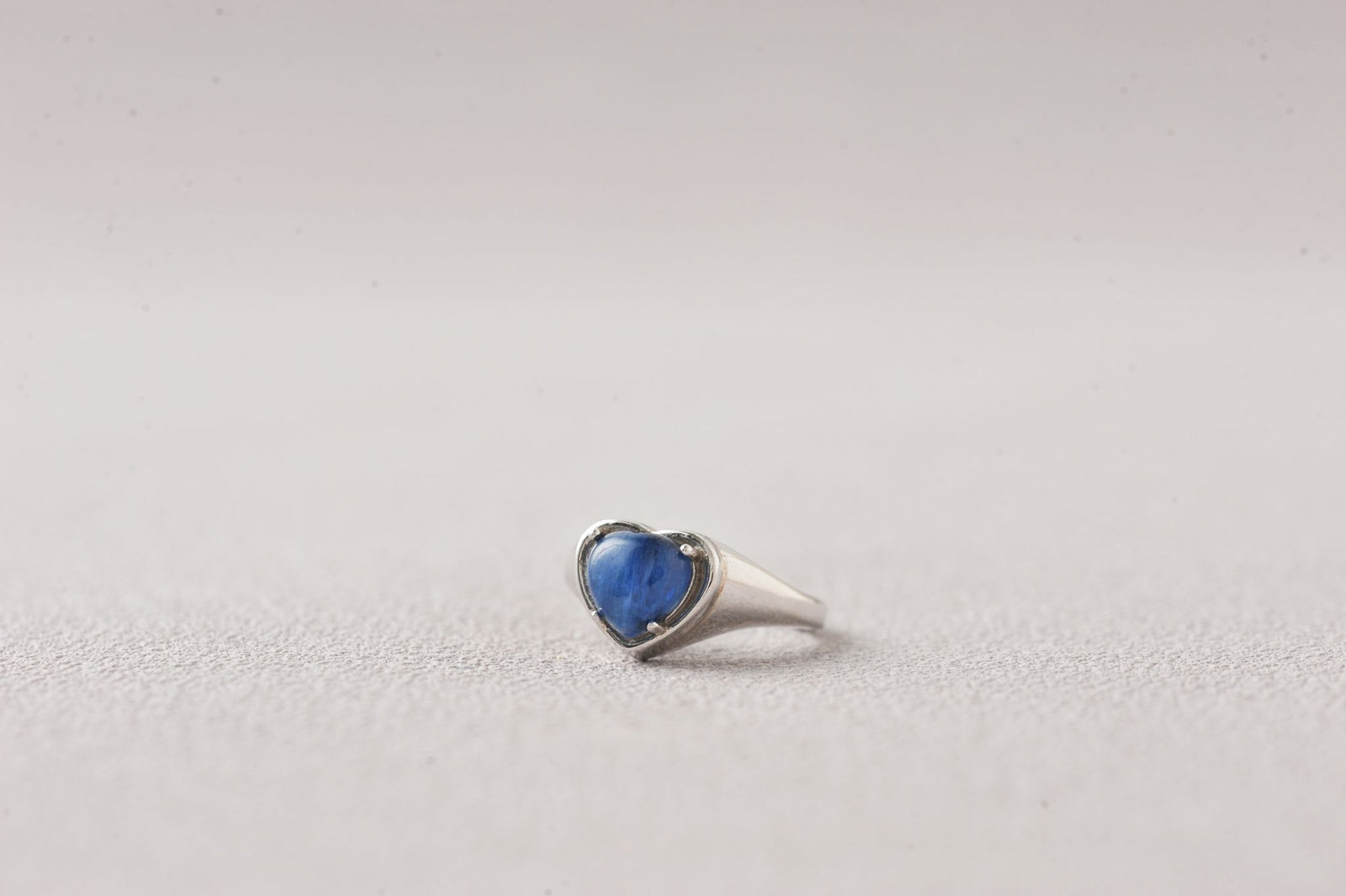 Dirigent Heart Rare Kyanite Ring