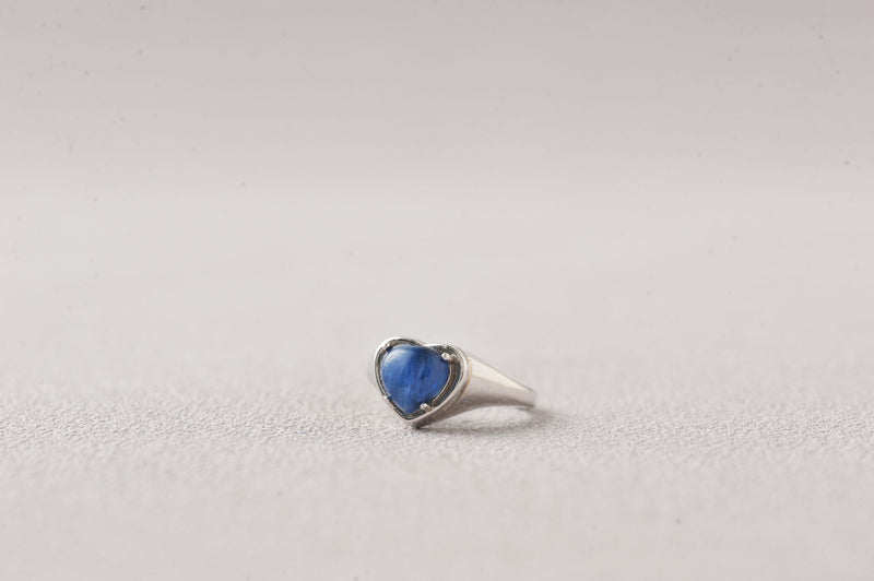 Dirigent Heart Rare Kyanite Ring