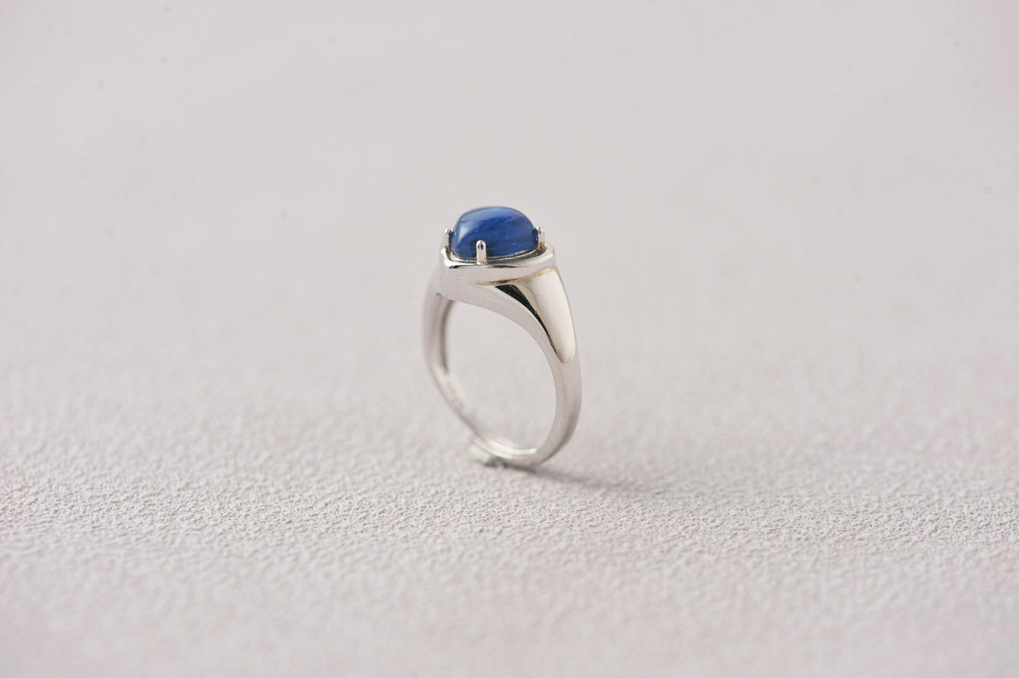 Dirigent Heart Rare Kyanite Ring