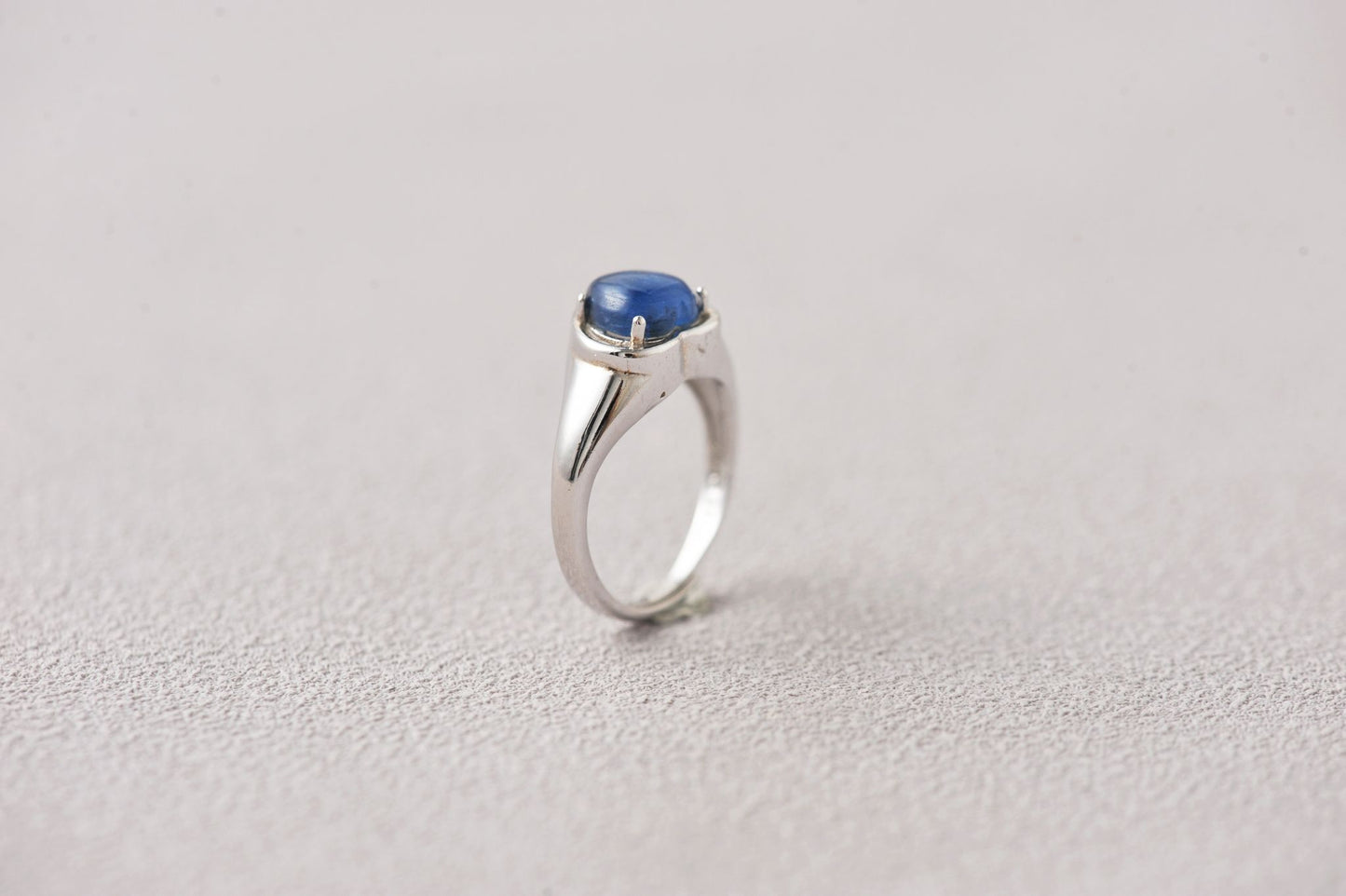 Dirigent Heart Rare Kyanite Ring