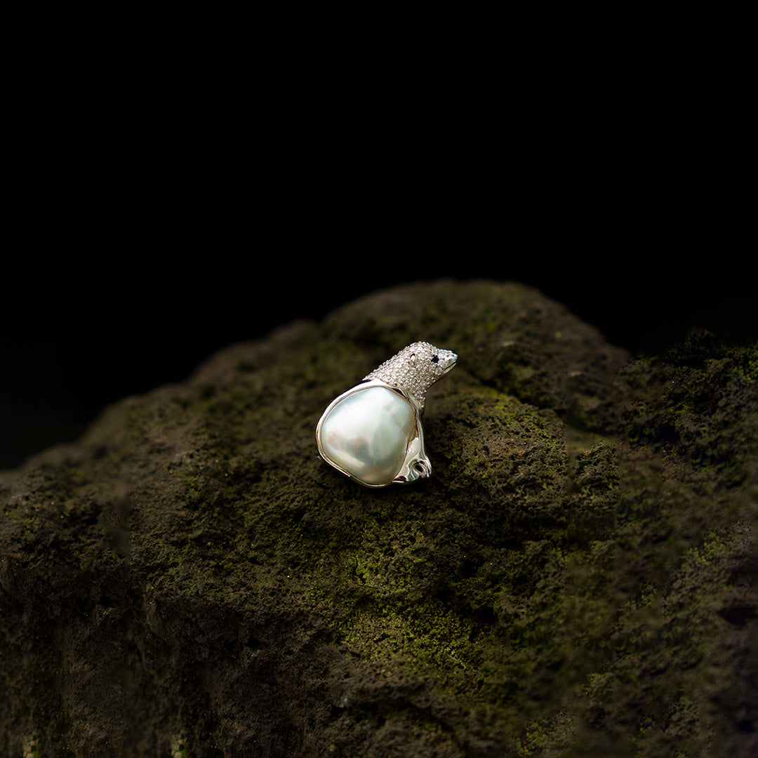 Australian South Sea Baroque Pearls Bear Silver Brooch