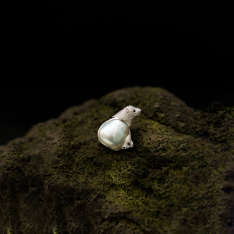 Australian South Sea Baroque Pearls Bear Silver Brooch