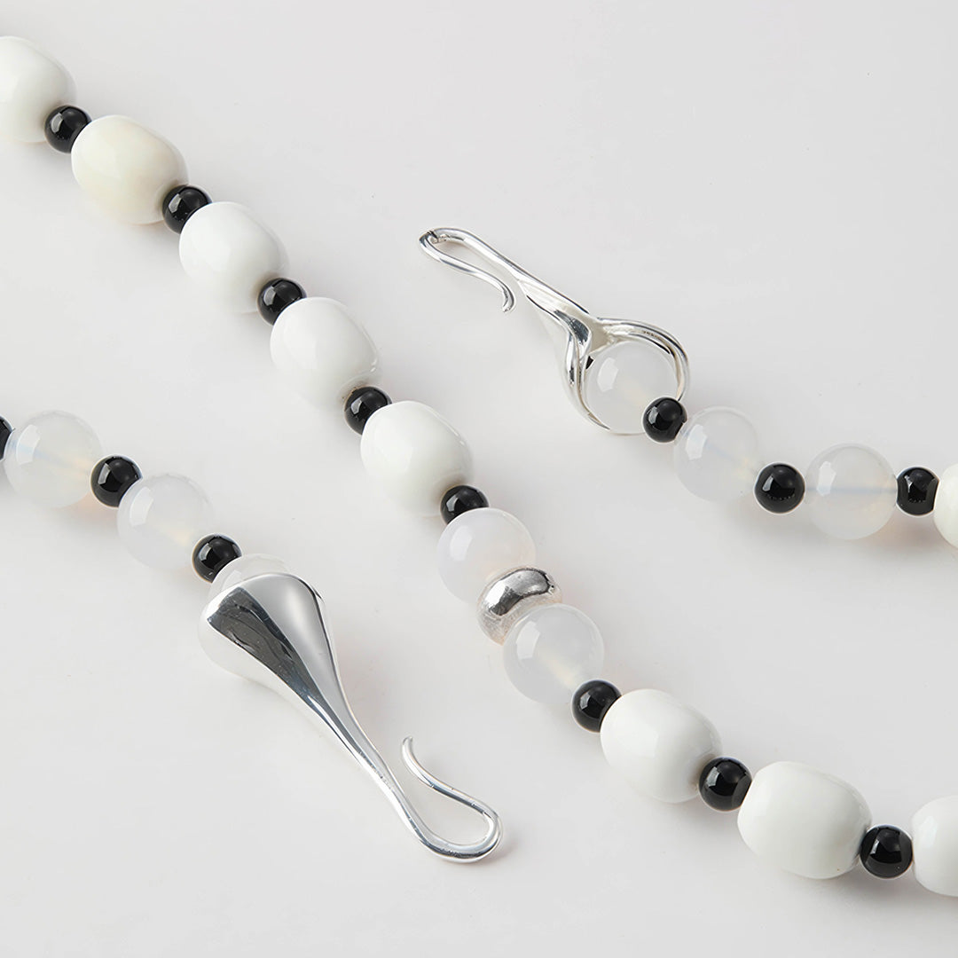 Minimalist Black White Agate Choker