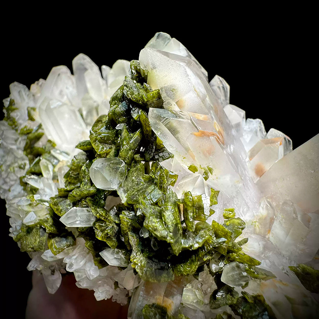 890g Natural Epidote Quartz Specimen for Collection and Display