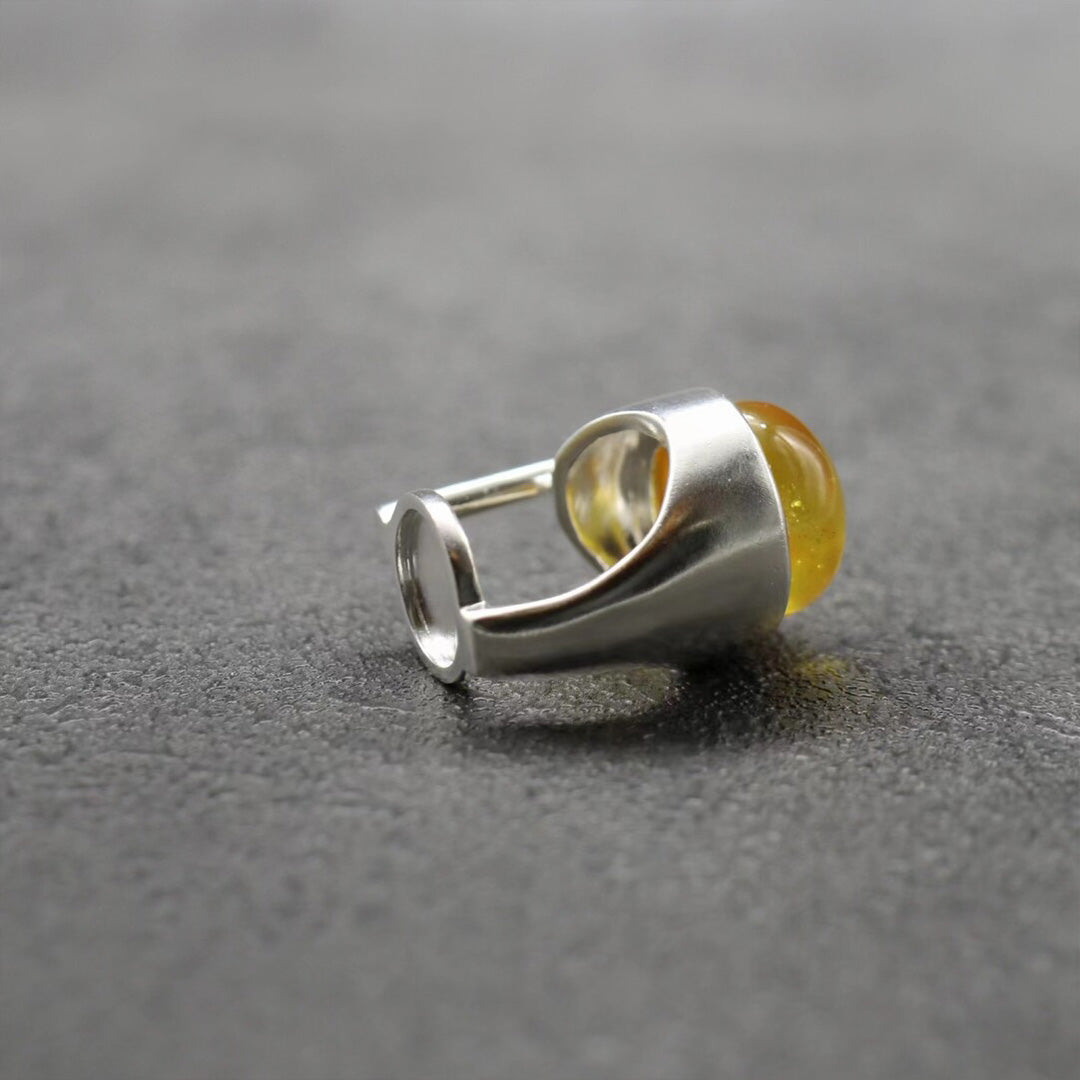 Wealth Sync Round Amber Pillar Ring