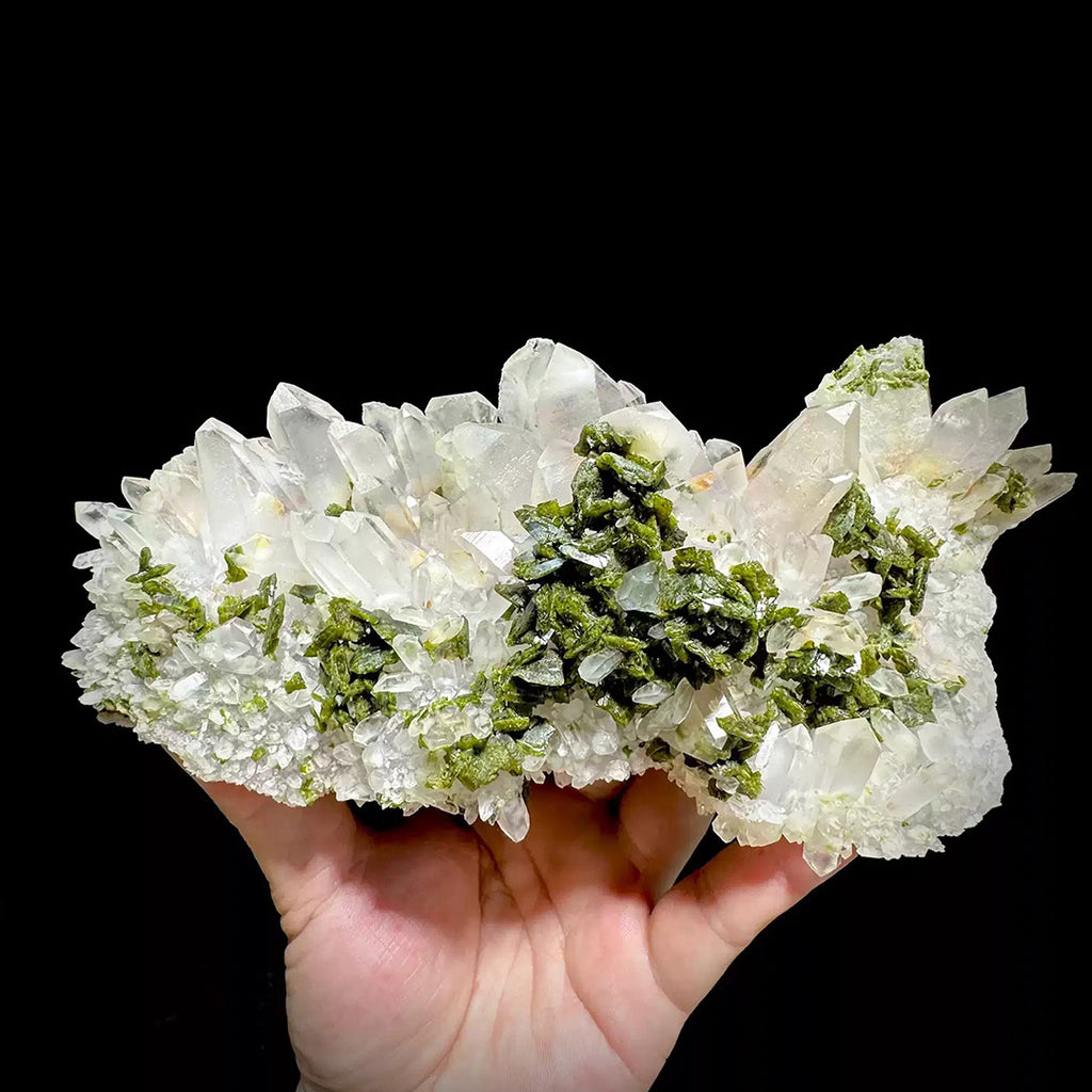 890g Natural Epidote Quartz Specimen for Collection and Display