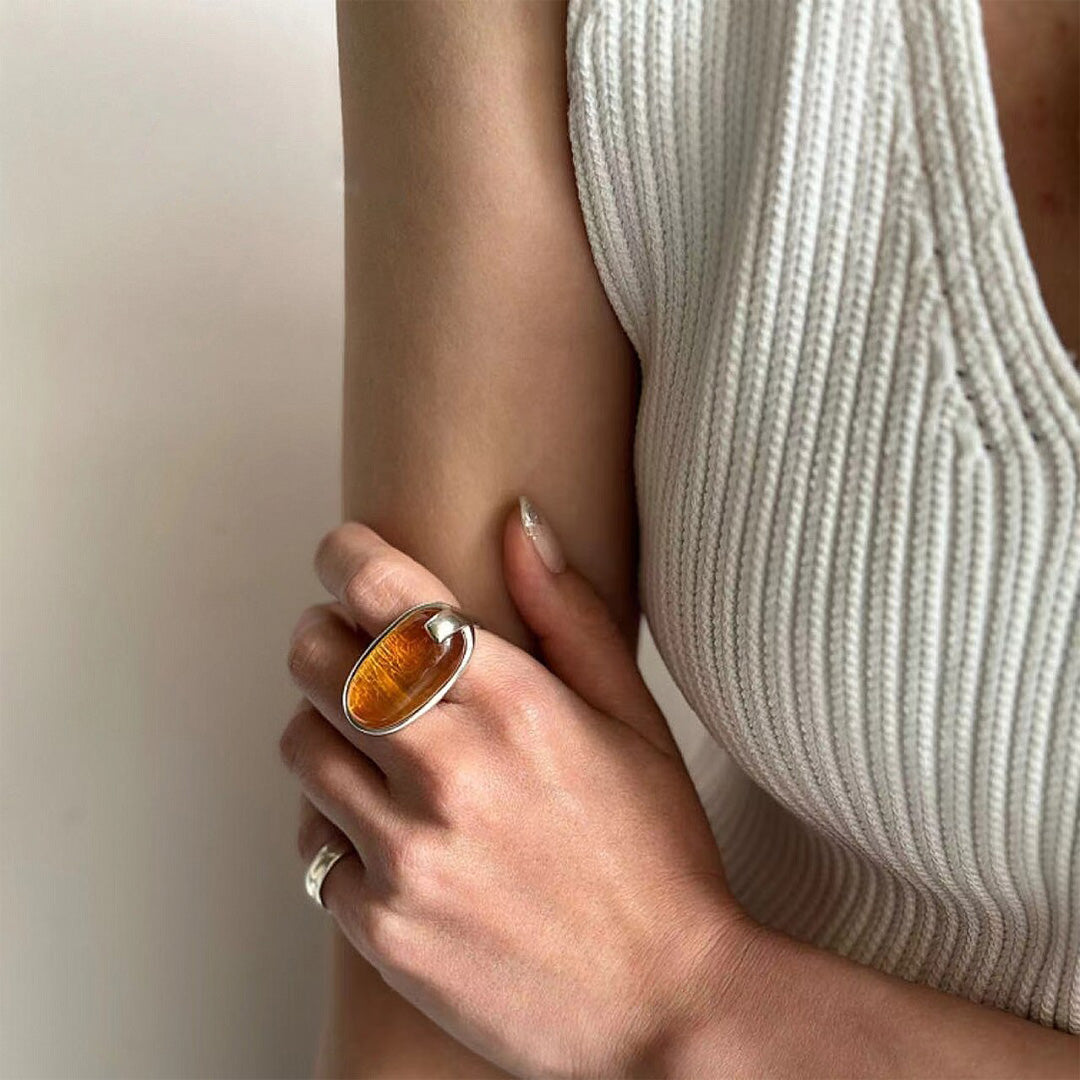 Lucky Aura Oval Honey Amber Side-Open Ring